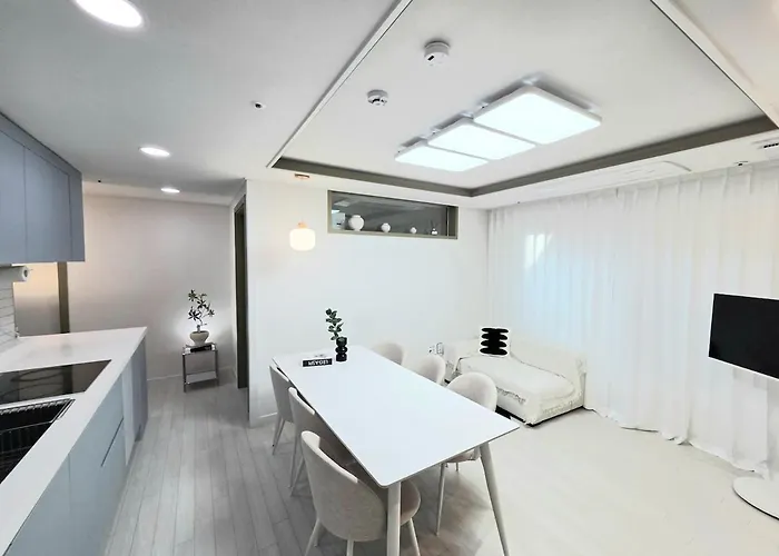 2 Bathrooms & 3 Rooms, New Elevator 서울특별시