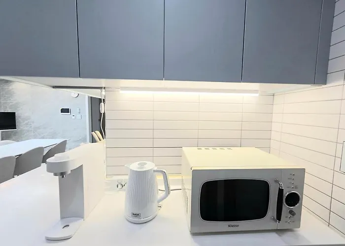 2 Bathrooms & 3 Rooms, New Elevator