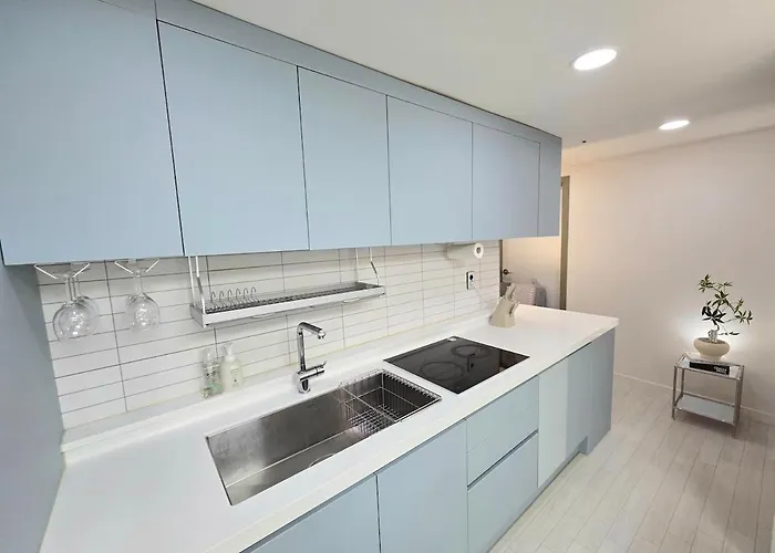 2 Bathrooms & 3 Rooms, New Elevator 서울특별시