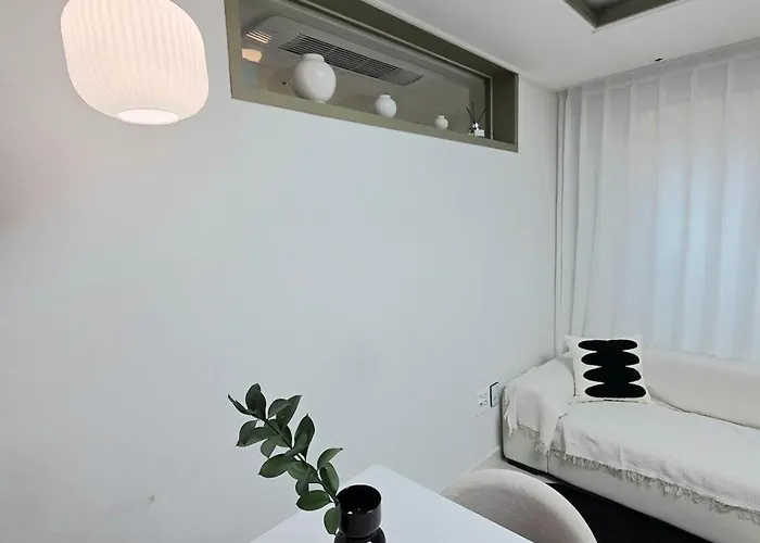 2 Bathrooms & 3 Rooms, New Elevator 아파트