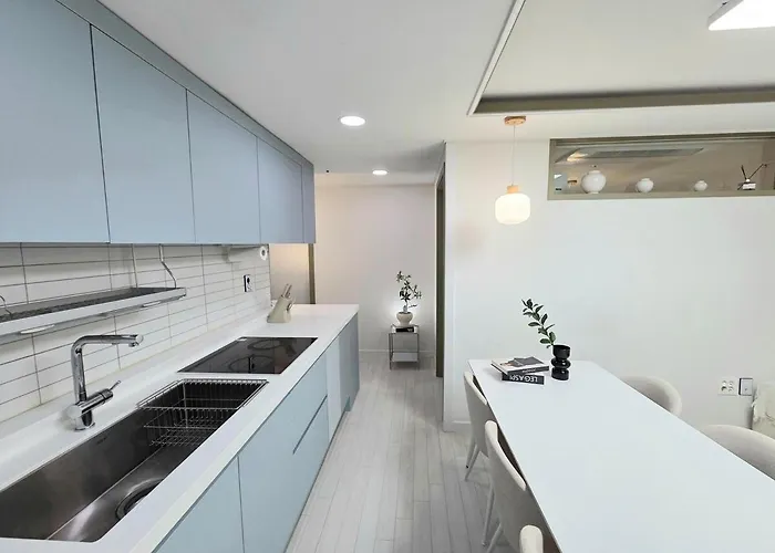 2 Bathrooms & 3 Rooms, New Elevator 서울특별시