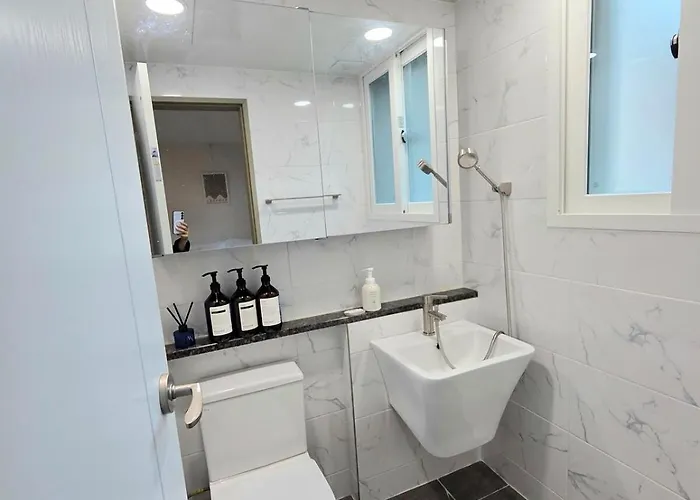2 Bathrooms & 3 Rooms, New Elevator 서울특별시