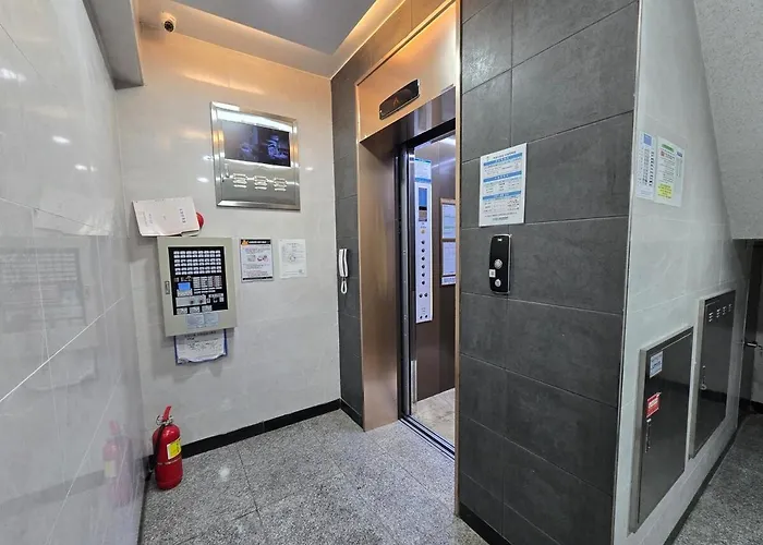 2 Bathrooms & 3 Rooms, New Elevator 아파트 서울특별시